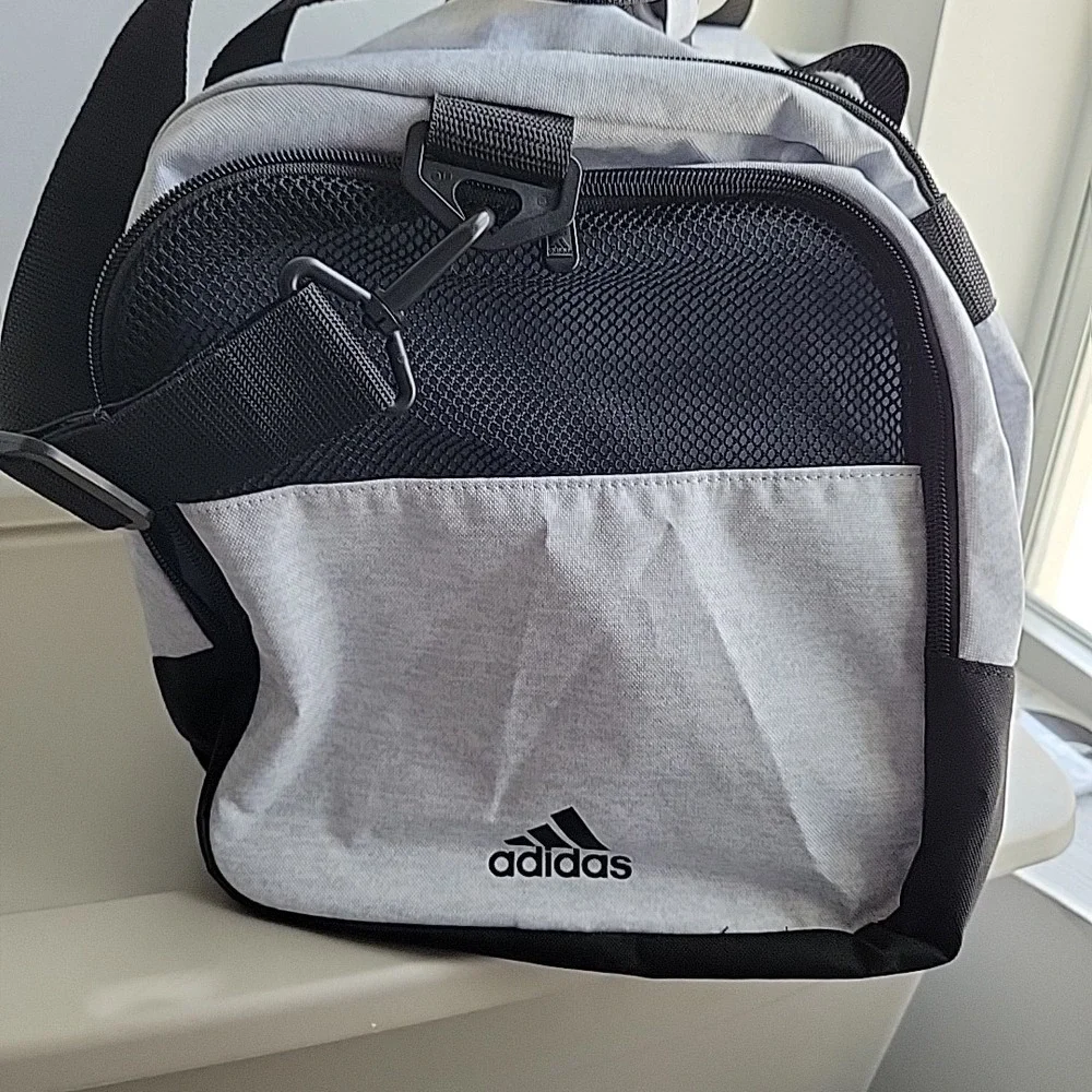 Adidas Defender Duffle Gym Bag Gray Black Shoulder Strap Medium, Great Condition